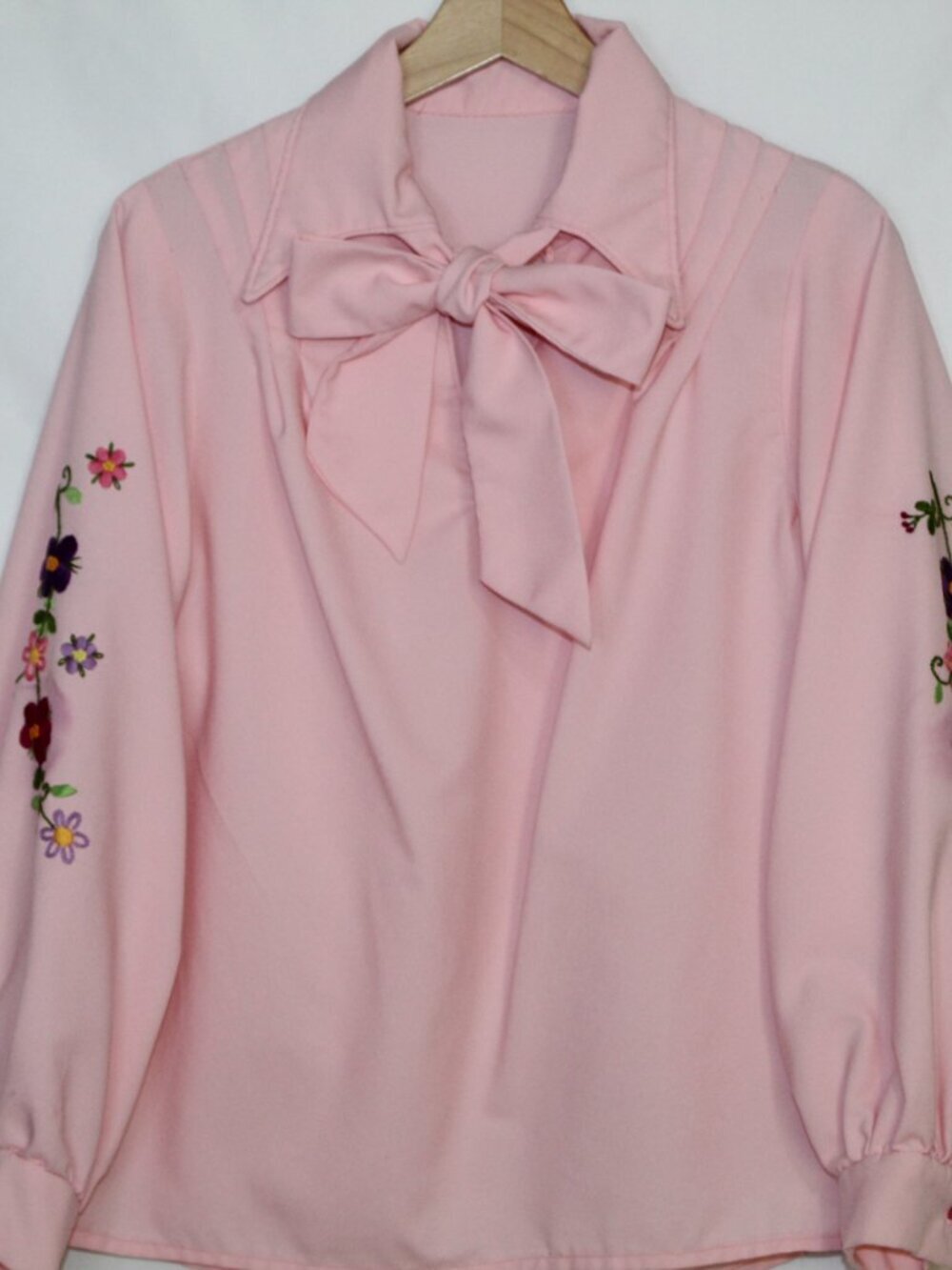 Vintage 70s women's blouse pink handmade pointed collar floral embroidered - Picture 3 of 11